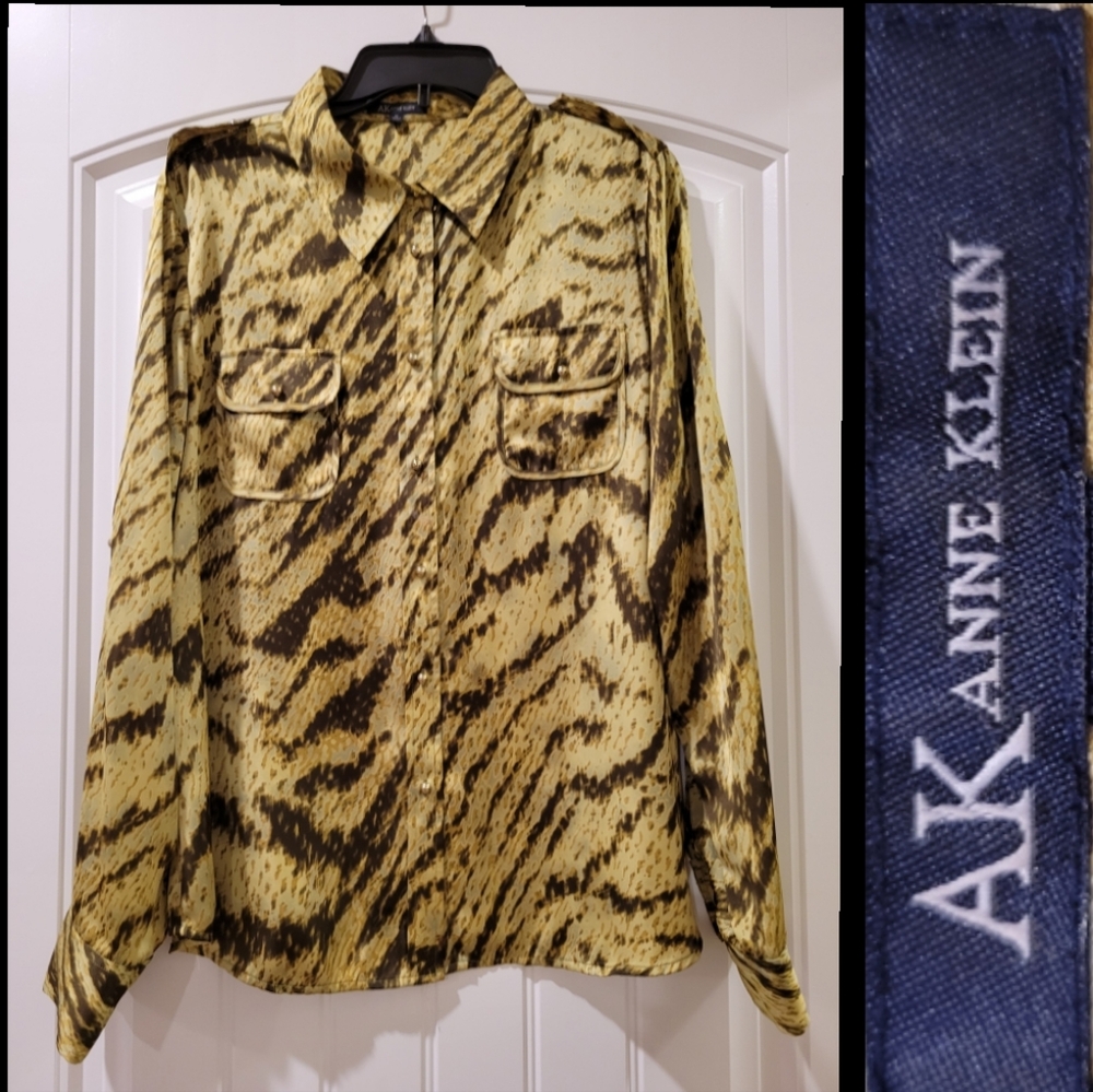 Ann Klein olive green tiger roll tab blouse XL
